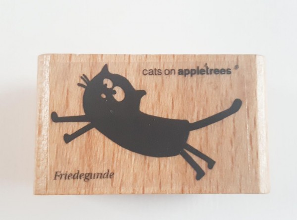 cats on appletrees Holzstempel Katze Friedegunde springt